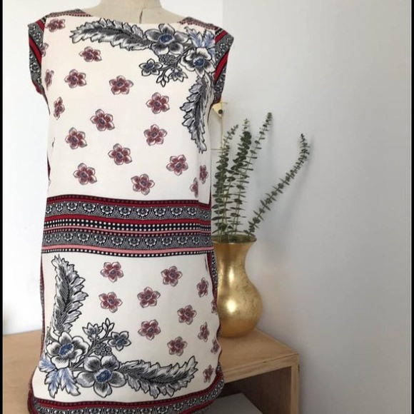 Zara boxy floral dress - Picture 2 of 6